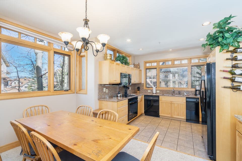 Dining & Kitchen