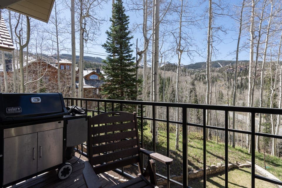 Deck & Grill