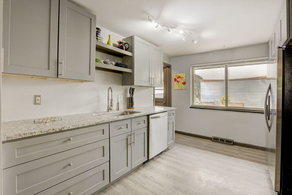 Kitchen sink side