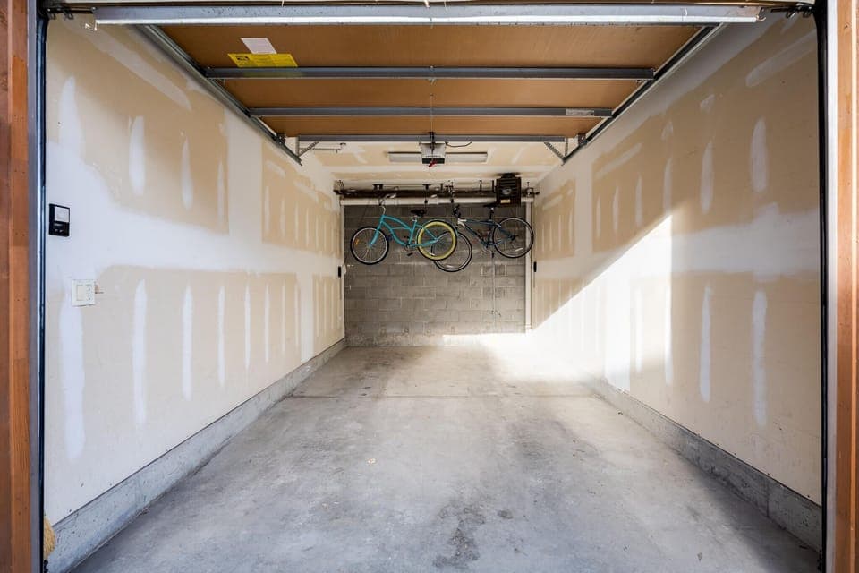 Private one car garage
