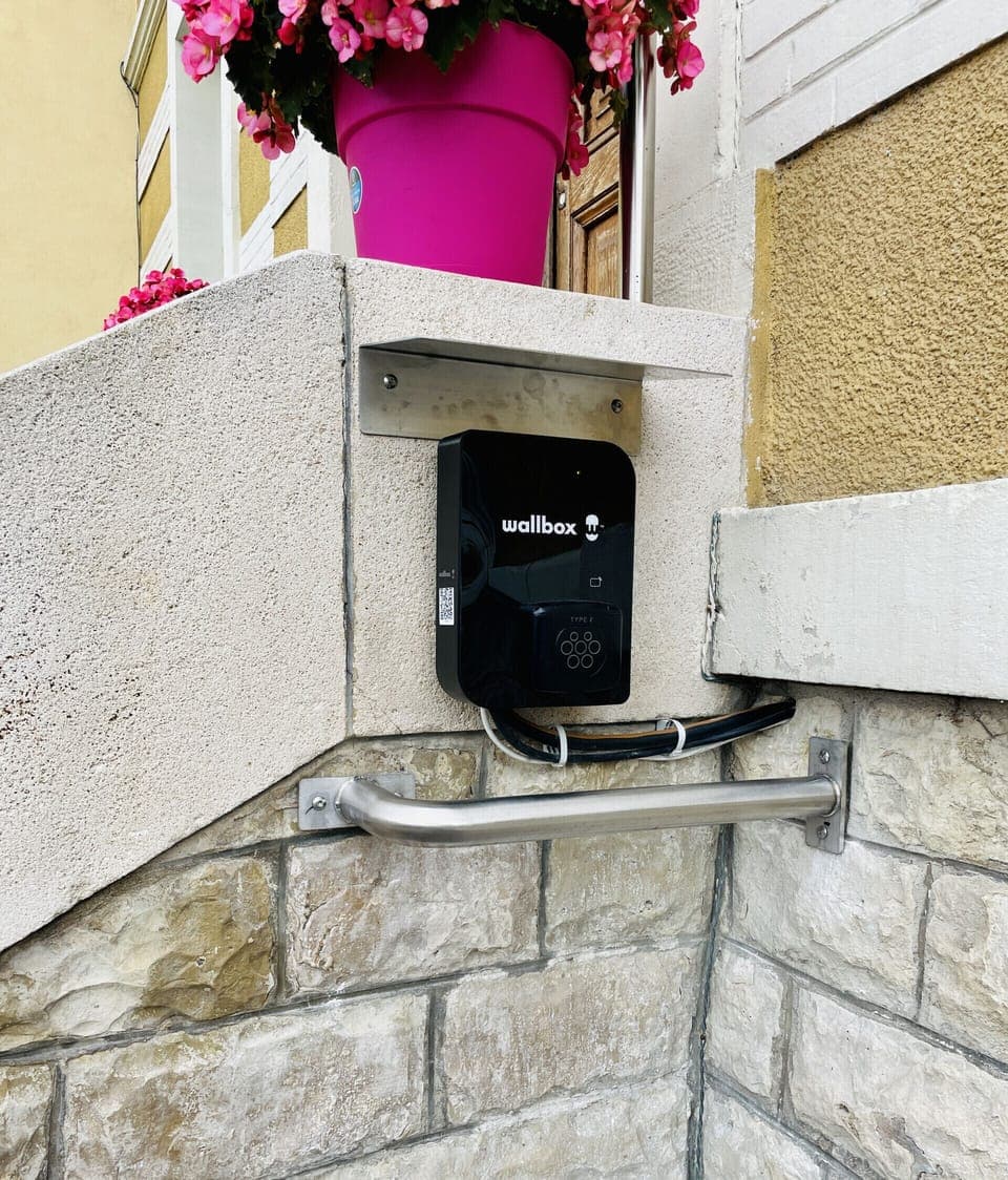 22 kw electric charging station