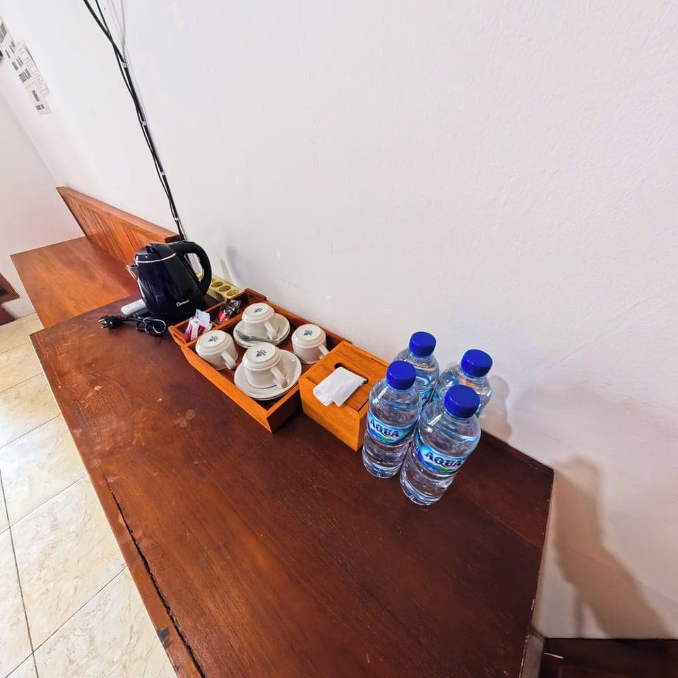 Family Room | Desk, free WiFi