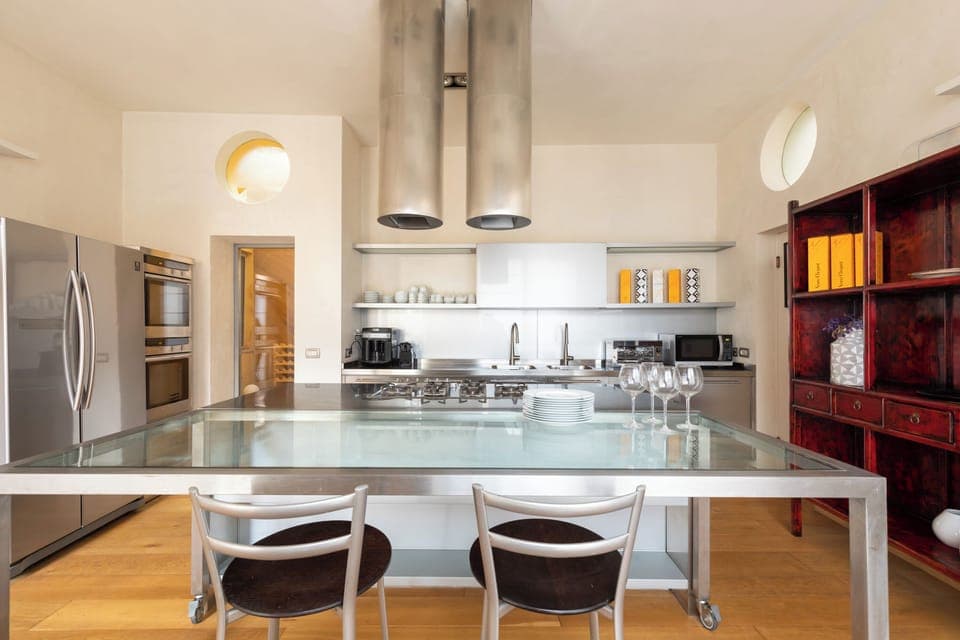 Luxury Cottage | Private kitchen | Coffee/tea maker, electric kettle