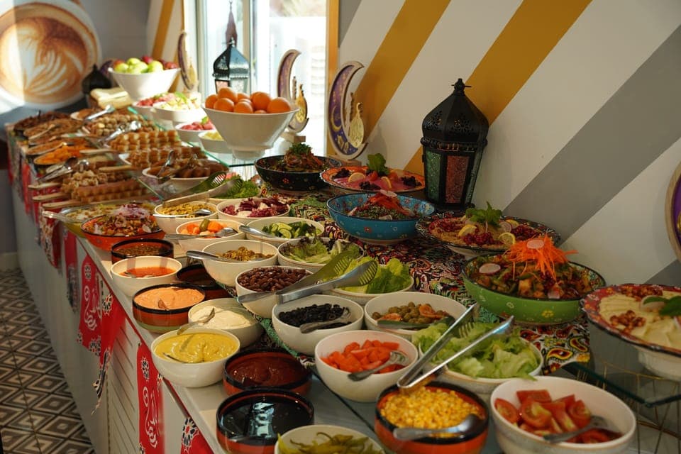 Daily buffet breakfast (AED 40 per person)