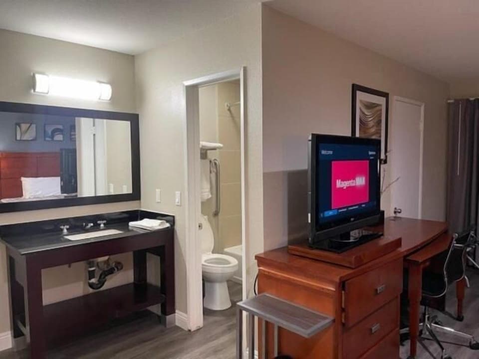 Standard Room | Free WiFi, bed sheets