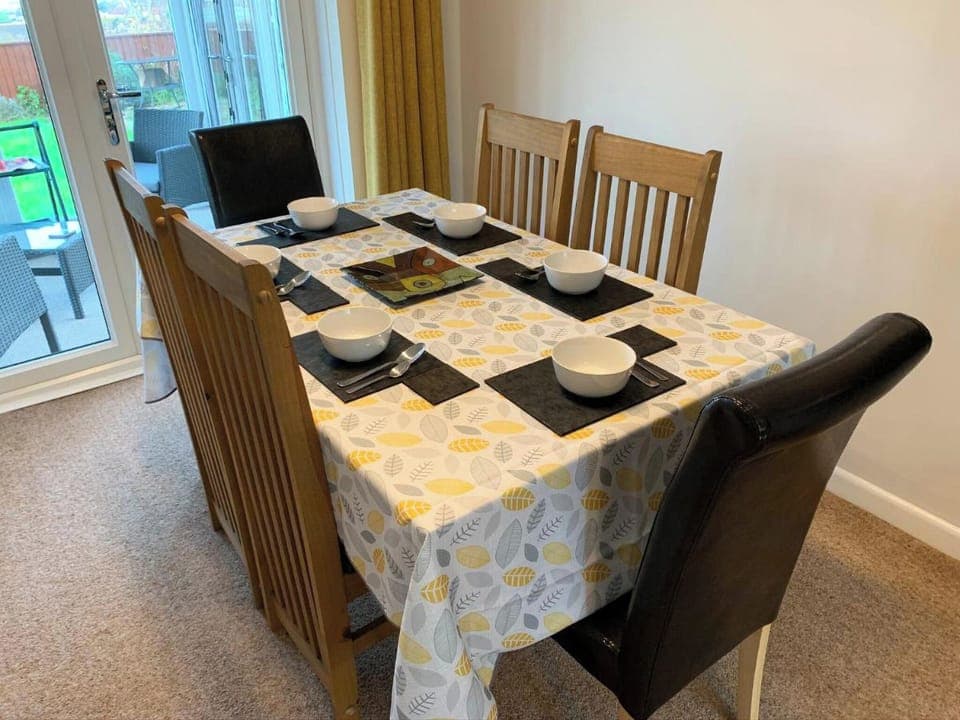 Living room/dining room | Paignton View, Paignton