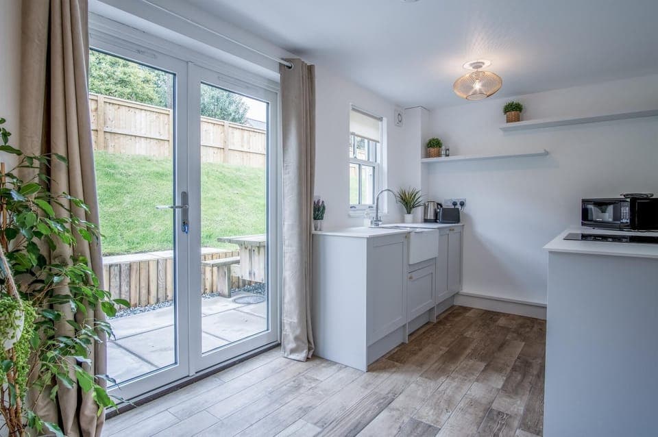 Brook Cottage - 2 Bedroom Cottage - Dale (6307)