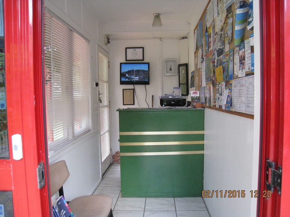 Check-in/check-out kiosk