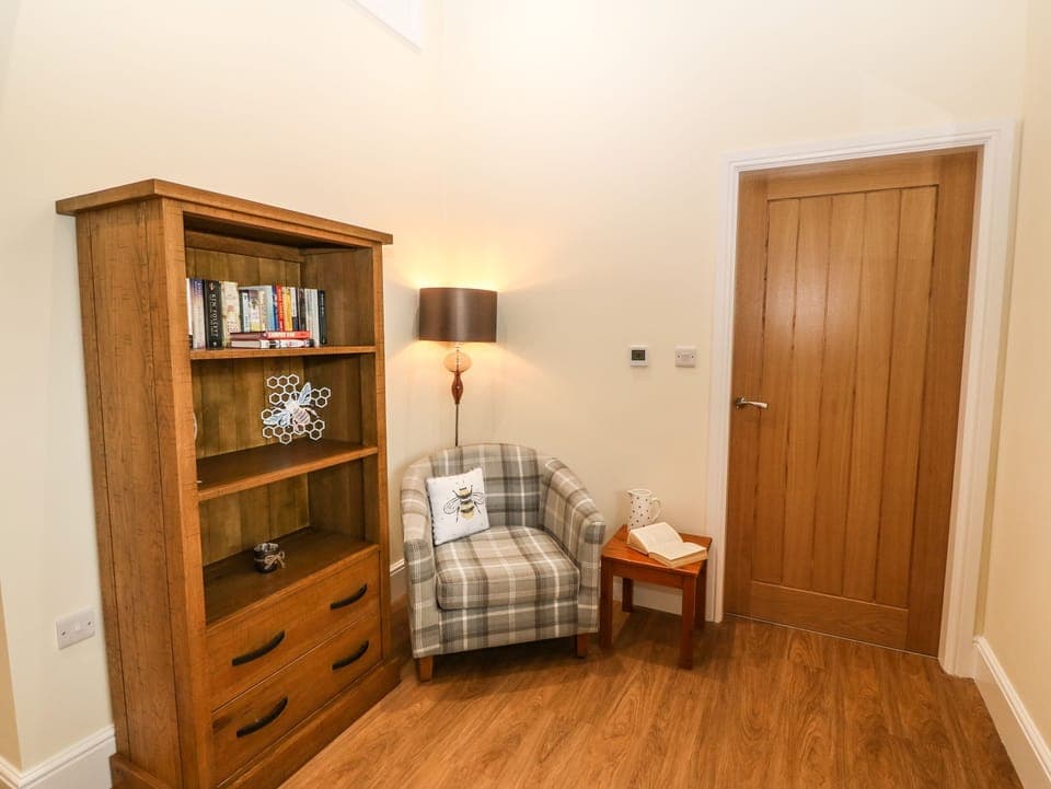 Cottage | 1 bedroom, individually decorated, individually furnished