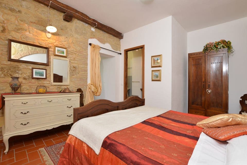 The double bedroom in the separate dependance