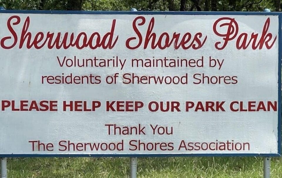 Walk to nearby park!