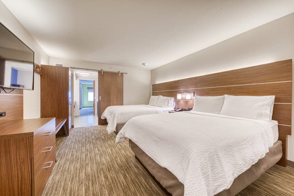 1 bedroom, in-room safe, desk, iron/ironing board