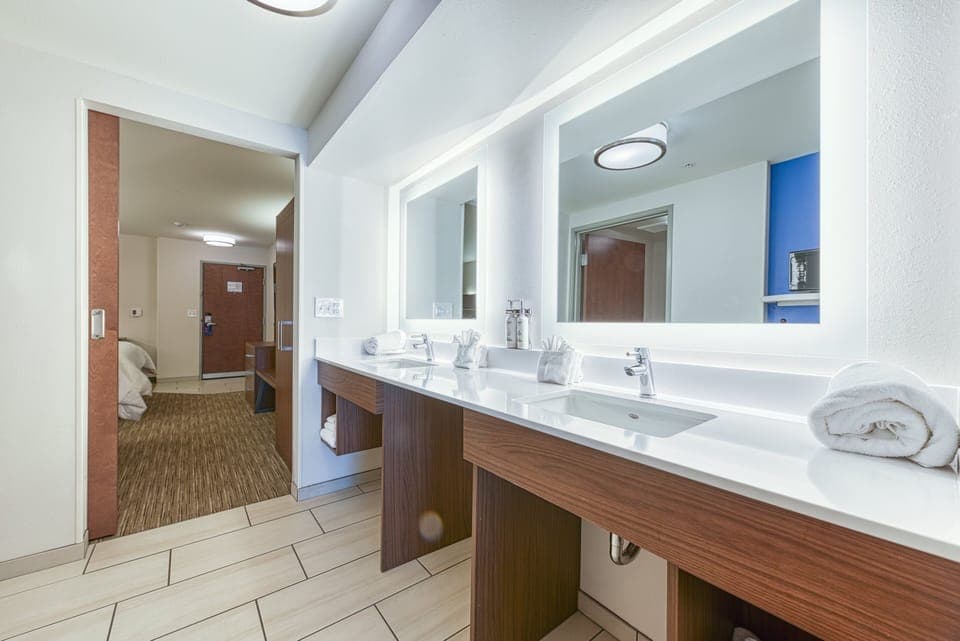 Suite, 1 Bedroom | 1 bedroom, in-room safe, desk, iron/ironing board