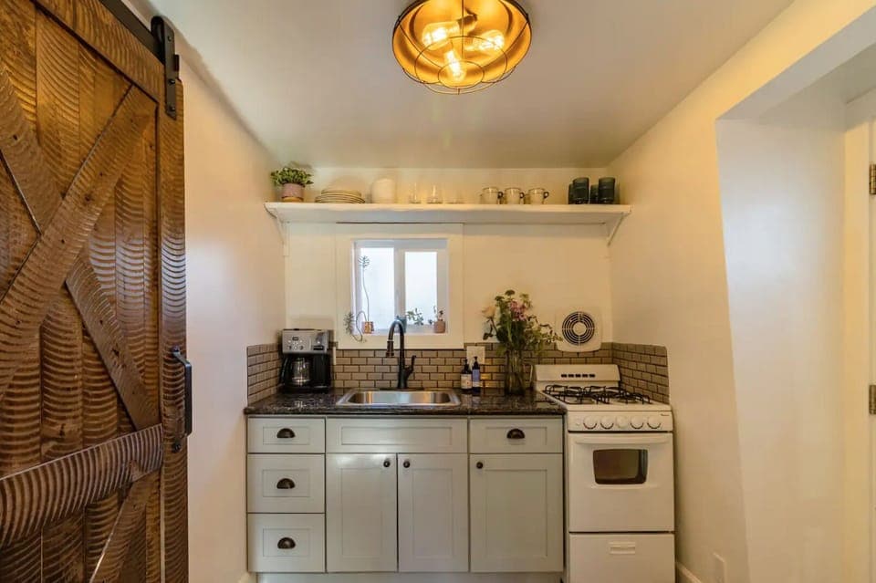 Kitchenette area 