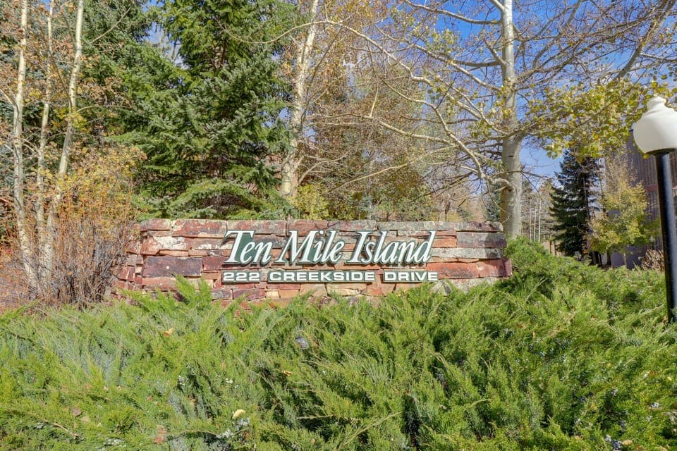 Condo, 2 Bedrooms | Front of property