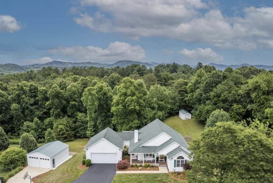 Wide view of Casa Blanca property