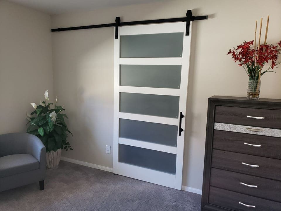 Door to primary bath (closed)