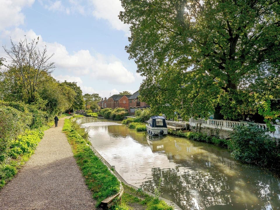 Surrounding area | Hare Bee & Bee, Stratford Upon Avon