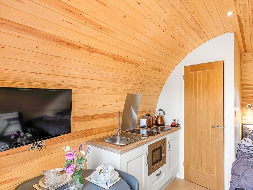 Interior | Brook Valley Glamping-Oak - Brook Valley Glamping, Llanfair Caereinion