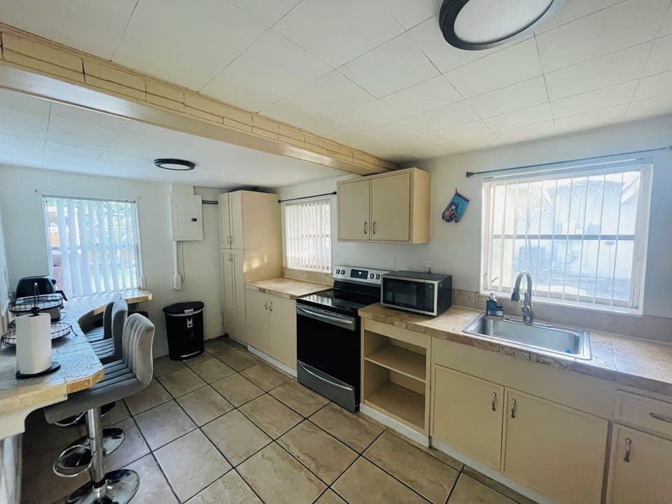 KITCHEN