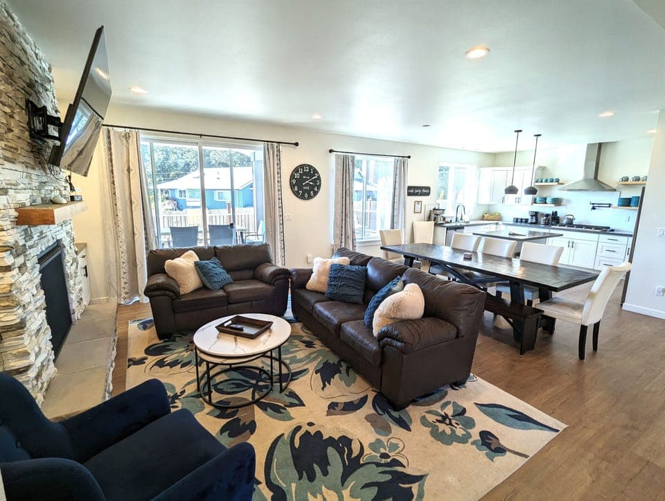 Large windows with lots sunshine