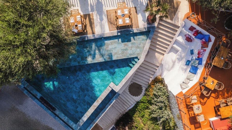 2 outdoor pools, open 8:00 AM to 8:00 PM, cabanas (surcharge)