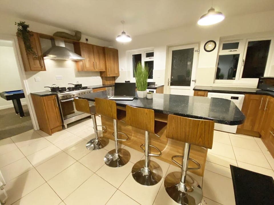 Fully equipped, spacious kitchen diner with seating for up to 8.