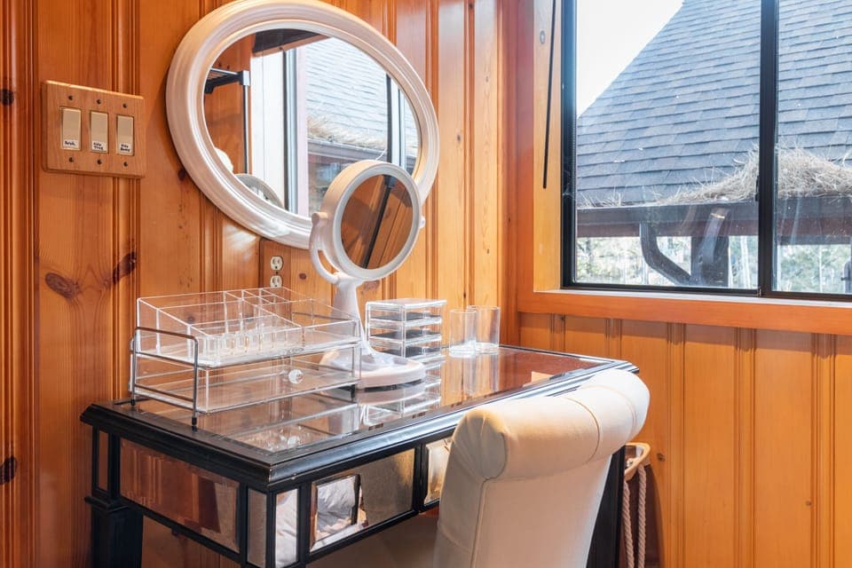 Vanity in the primary bedroom.