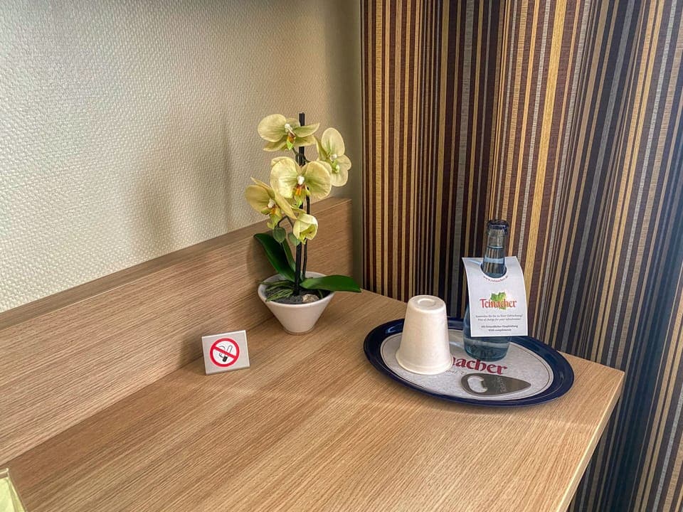 Comfort Single Room | In-room dining