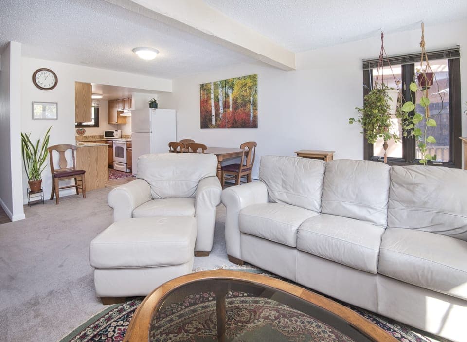 Townhome | Living area