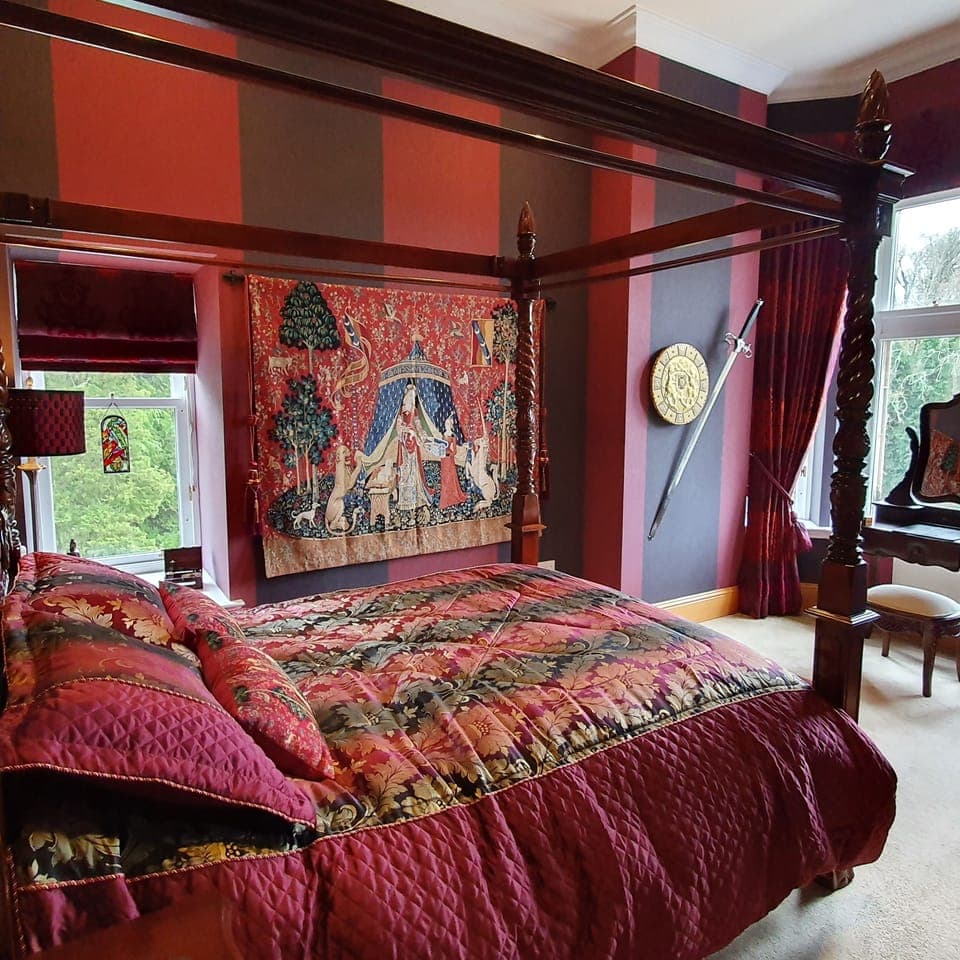 William Wallace bedroom with four-poster bed