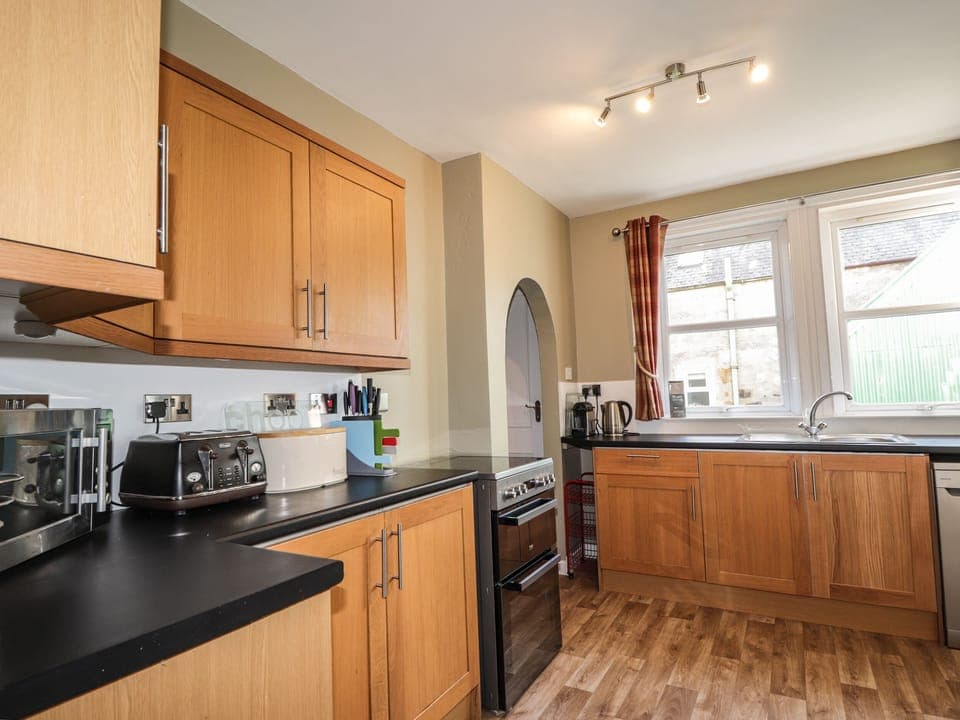 Cottage | Private kitchen | Fridge, dishwasher, electric kettle, toaster