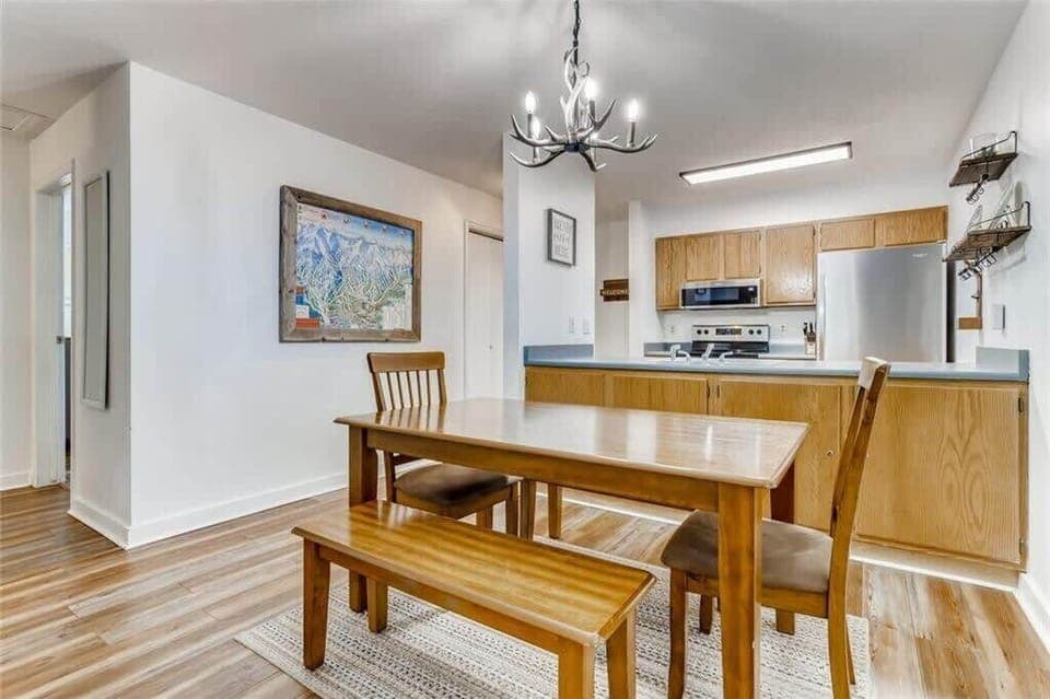 Dining area with plenty of seating for your entire group