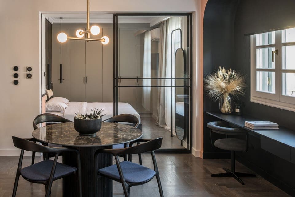 Executive Suite | Premium bedding, soundproofing, free WiFi, bed sheets