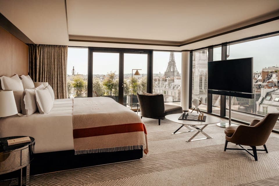 Suite, 1 King Bed, Tower | Premium bedding, minibar, in-room safe, blackout drapes