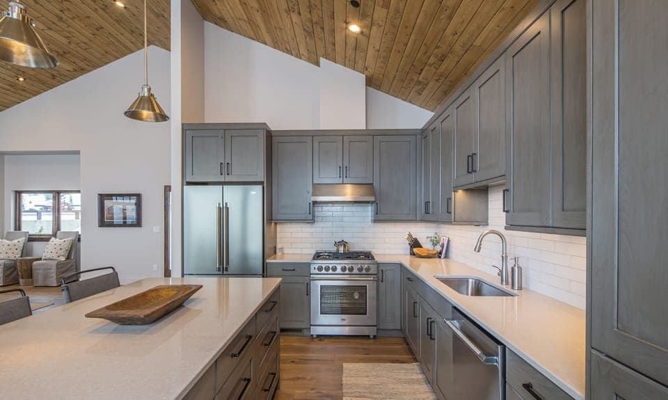 Beautiful Modern Kitchen to Fit All Your Cooking Needs