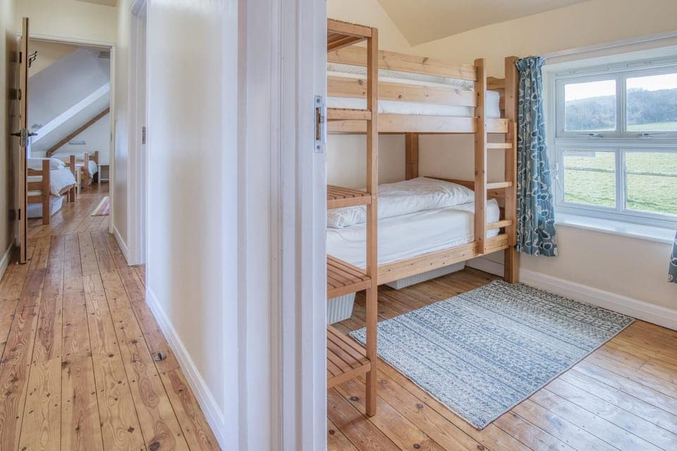 Bunk House - 4 Bedroom - Llangennith (6623)