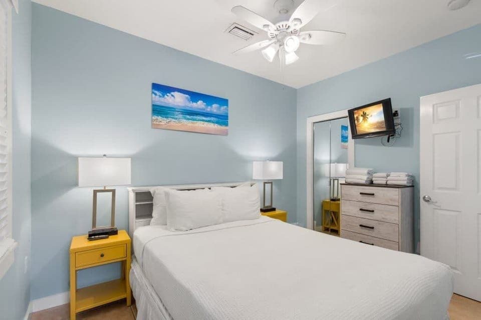 "Poolside Retreat" Queen Bedroom