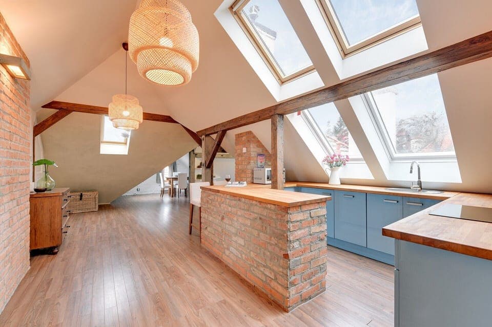 Deluxe Apartment | Private kitchen | Microwave, oven, stovetop, dishwasher