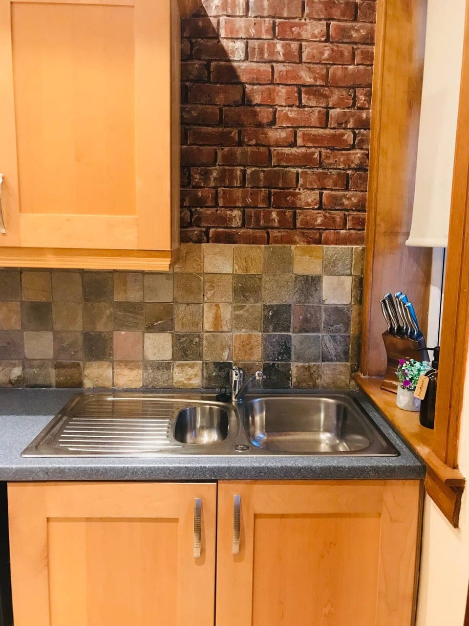 Apartment, 1 Bedroom, Fireplace, Garden View | Private kitchen | Microwave, coffee/tea maker, electric kettle, dining tables