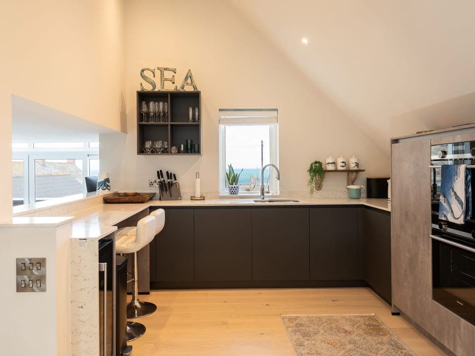 Cottage | Private kitchen | Fridge, dishwasher, electric kettle, toaster