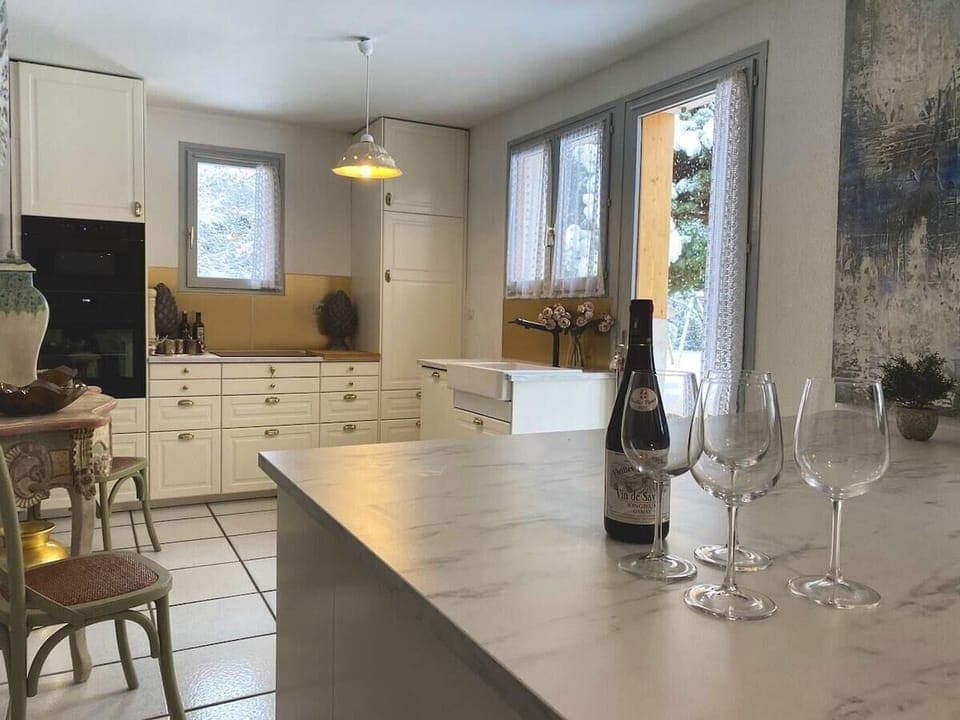 Highly comfortable house with stylish decor and beautiful open plan living