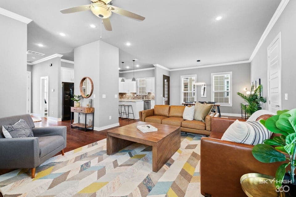 The Broadway by Native Host (1)