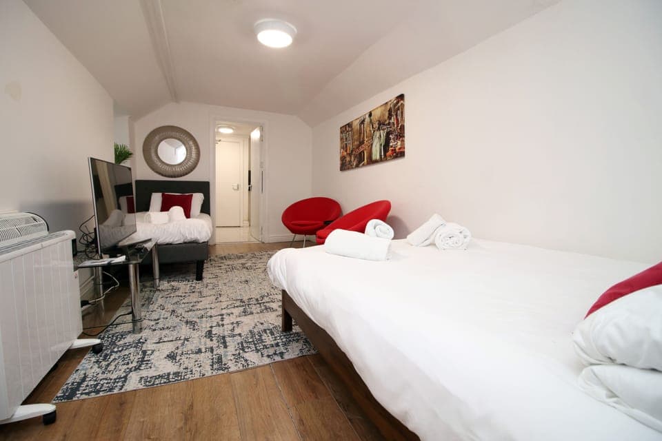 Studio | 1 bedroom, iron/ironing board, free WiFi, bed sheets