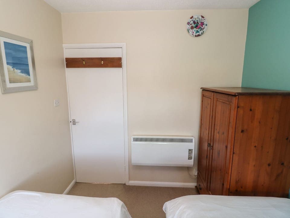 Cottage | 2 bedrooms, individually decorated, individually furnished