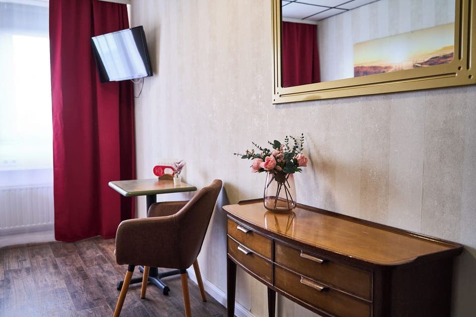 Basic Single Room | Hypo-allergenic bedding, bed sheets