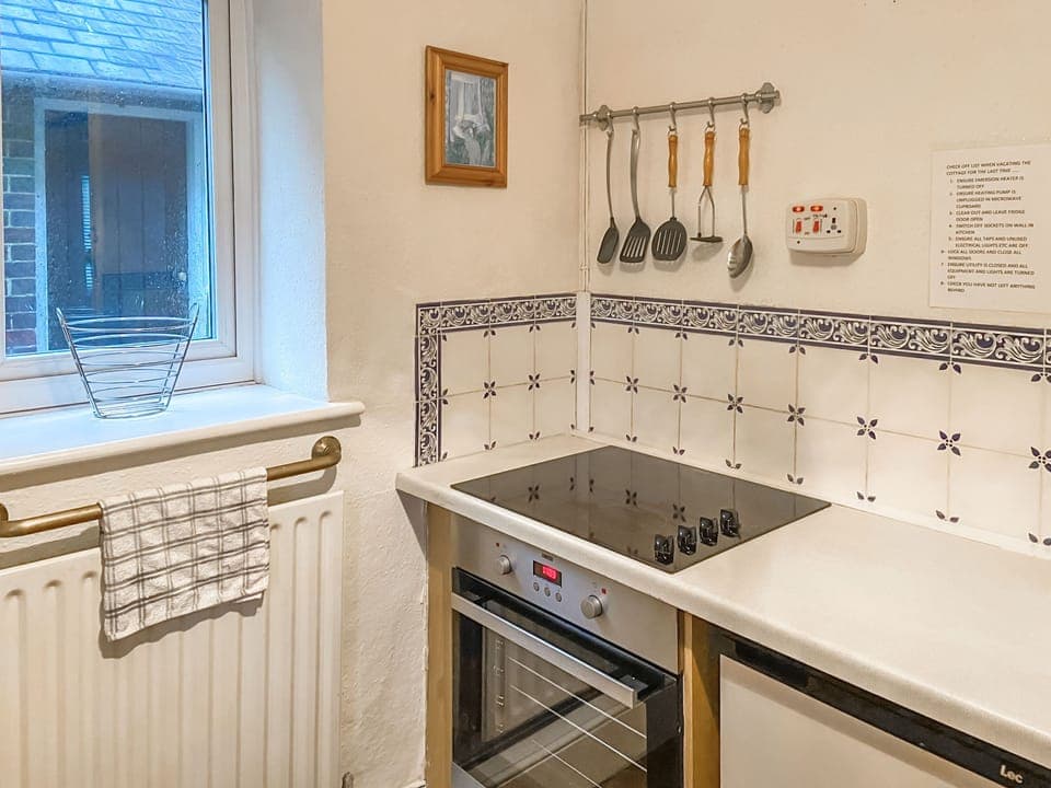 Kitchen | New Cottage, Penmaenpool, Dolgellau