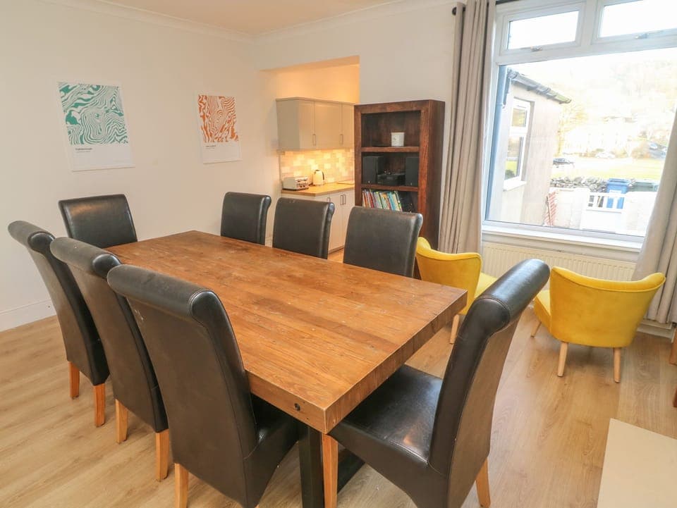 Cottage | Private kitchen | Fridge, dishwasher, electric kettle, toaster