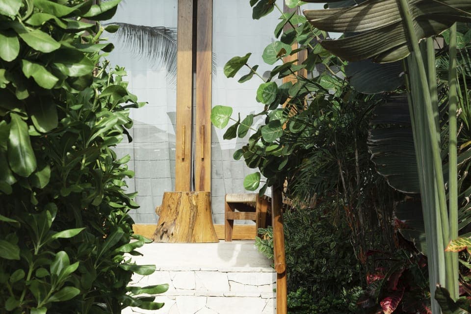 OCEANFRONT GARDEN SUITE | Premium bedding, minibar, in-room safe, individually decorated