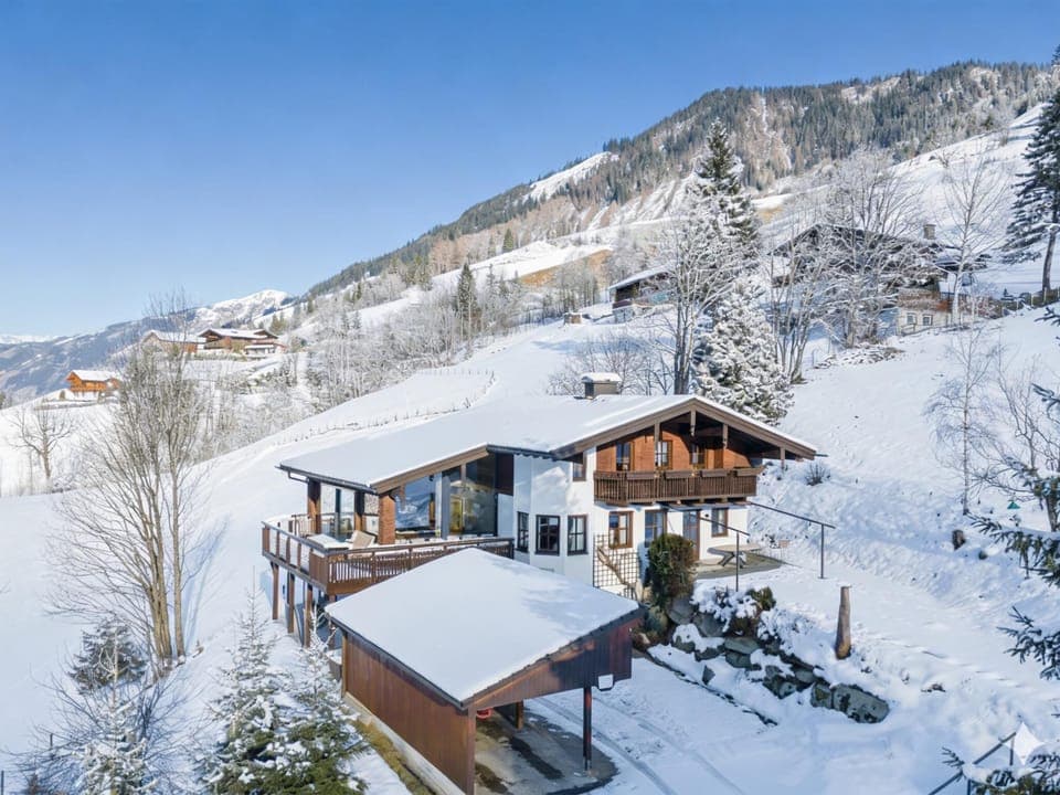 Holiday Home Exterior [winter]